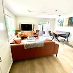The Island Life Texel Met Jacuzzi Holiday home De Koog (Texel)
