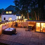 The Island Life Texel Met Jacuzzi