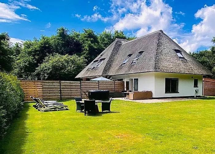 The Island Life Texel Met Jacuzzi * De Koog