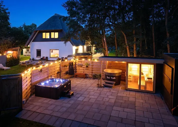 The Island Life Texel Met Jacuzzi